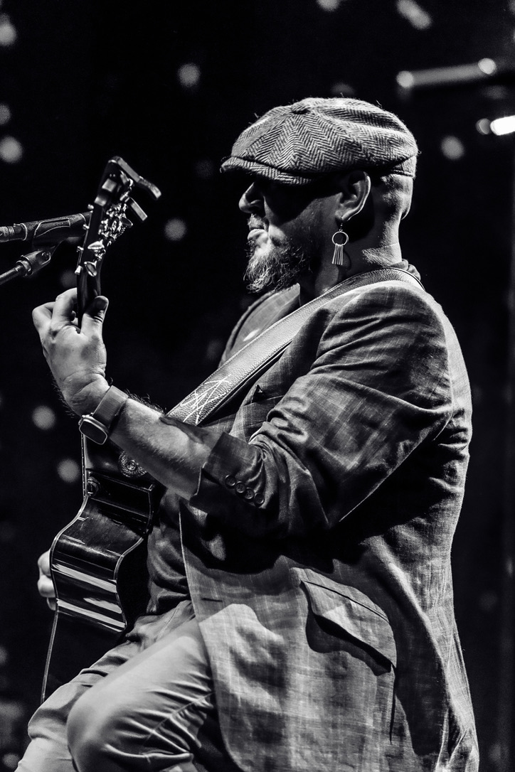 ARD matthews singing in profile, black and white